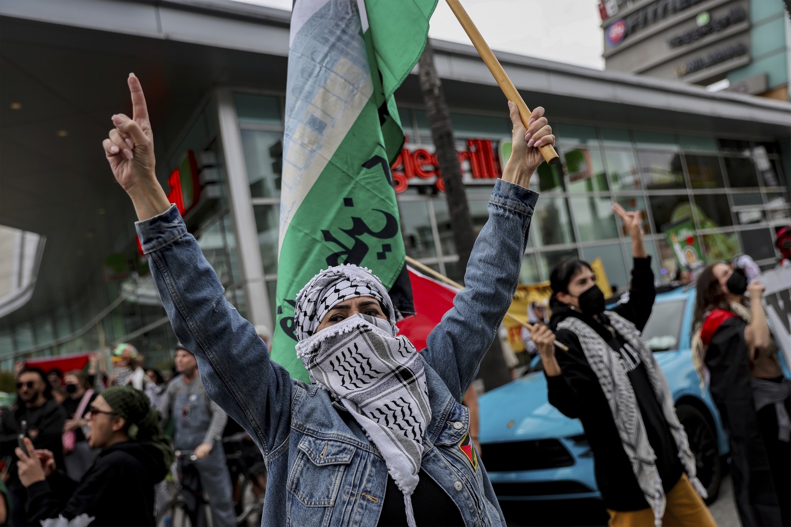 Συγκέντρωση για τον πόλεμο στη Γάζα, λίγο πριν την τελετή των Όσκαρ