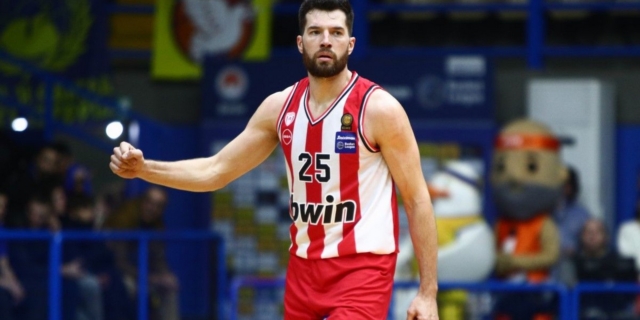 Περιστέρι bwin – Ολυμπιακός 67-85: Κυρίαρχος σε ματς με στιγμές έντασης και φορτσάτο Πίτερς