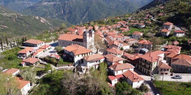 Το χωριό Πλάτανος στη Ναυπακτία