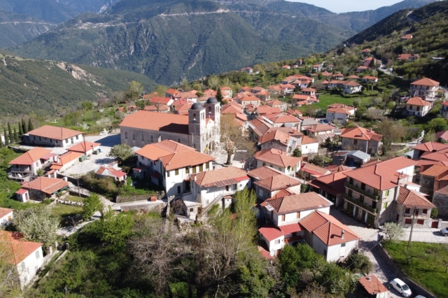 Το χωριό Πλάτανος στη Ναυπακτία