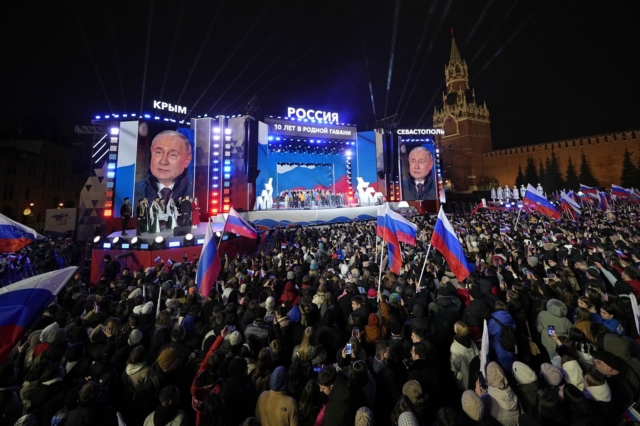 Ο Βλαντίμιρ Πούτιν στην εκδήλωση στην Κόκκινη Πλατεία