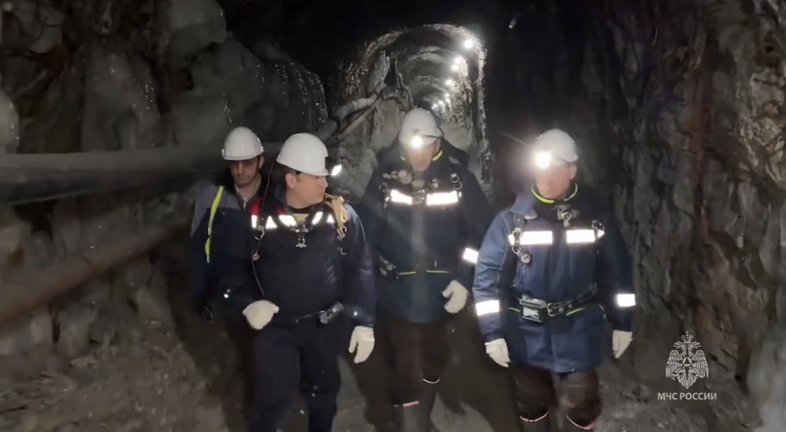 Ρωσία: Σχεδόν ολοκληρωτικά έχει πλημμυρίσει το χρυσωρυχείο όπου είναι εγκλωβισμένοι 13 εργάτες