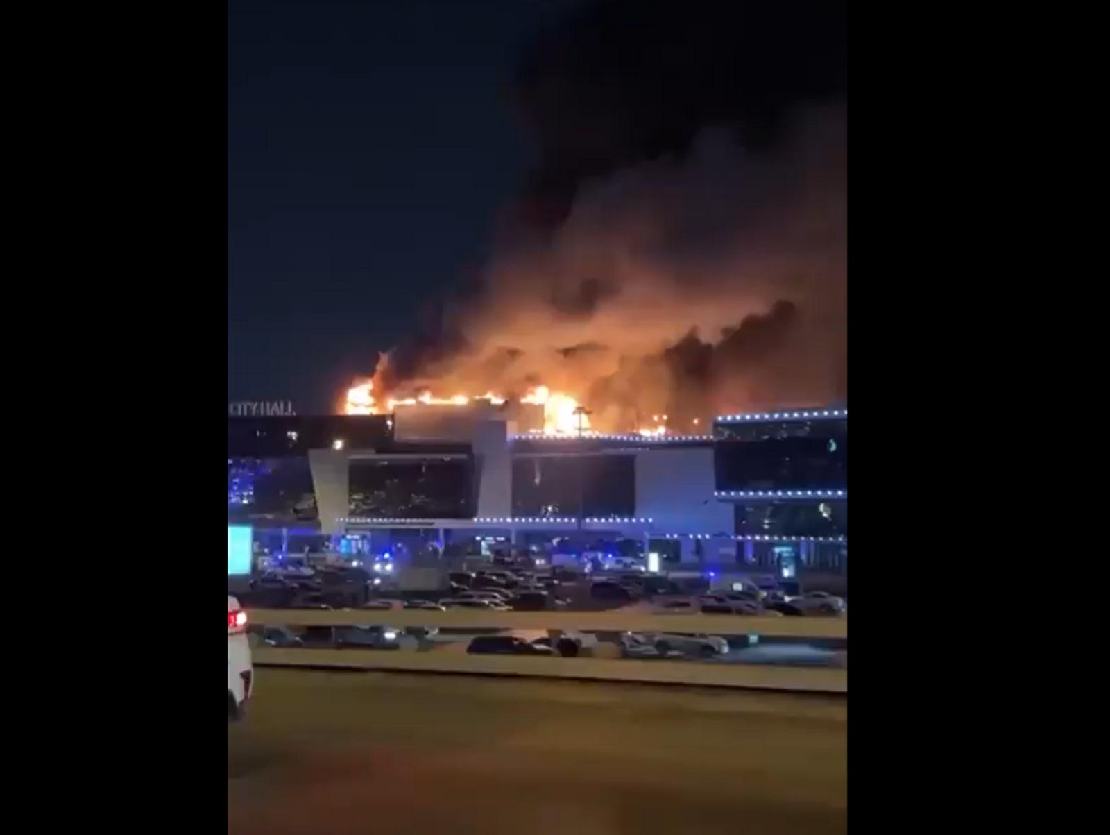 Έκρηξη στο κτίριο στη Μόσχα όπου σημειώθηκαν πυροβολισμοί