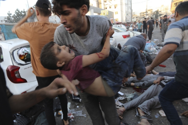 Χτυπήματα του ισραηλινού στρατού σε νοσοκομείο στη Γάζα