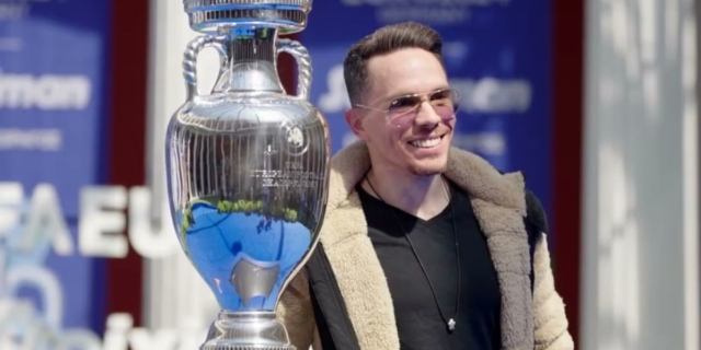 Δες τα Highlights από την επίσκεψη του τροπαίου του UEFA Euro 2024™ στο Ζάππειο (vid)