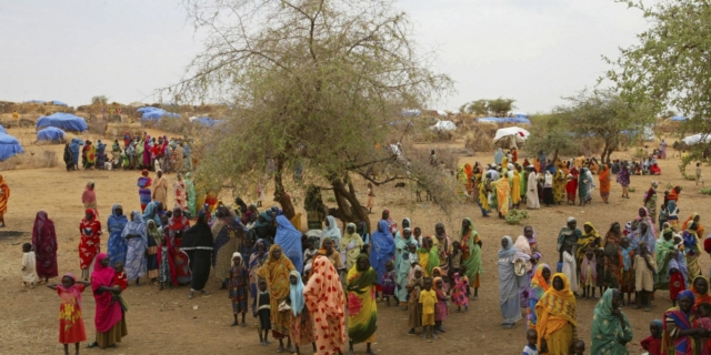 Σουδανοί εκτοπισμένοι στον καταυλισμό προσφύγων Zam Zam έξω από την πόλη El-Fashir