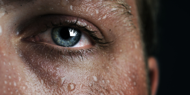 Πώς ιδρώνουν τα μάτια μας