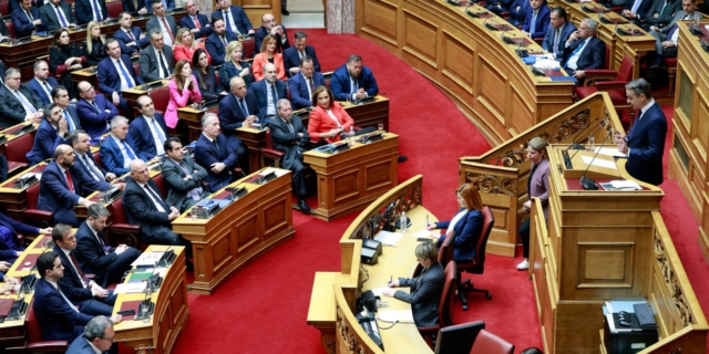 Οι 3 λόγοι που η πρόταση δυσπιστίας είχε αποτέλεσμα