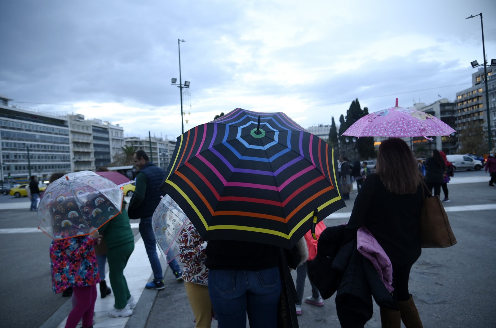 Χαλάει ο καιρός: Τετραήμερο με βροχές και καταιγίδες – Πού θα χτυπήσουν τα ισχυρά φαινόμενα