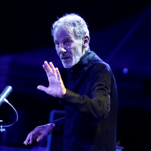 Ο Σταύρος Ξαρχάκος