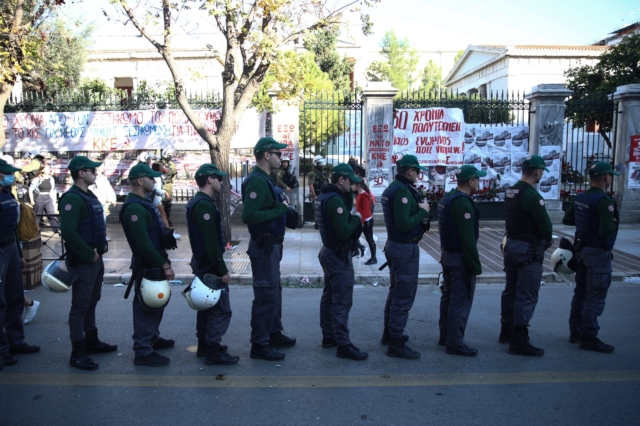 Γιατί είναι σε αυτή την κατάσταση η Ελληνική Αστυνομία;