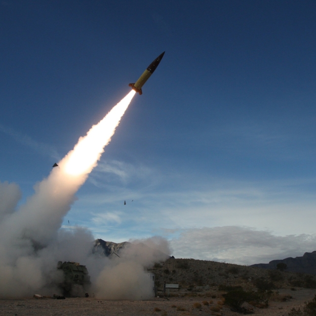 Οι ΗΠΑ παρέδωσαν στην Ουκρανία πυραύλους ATACMS μεγάλου βεληνεκούς