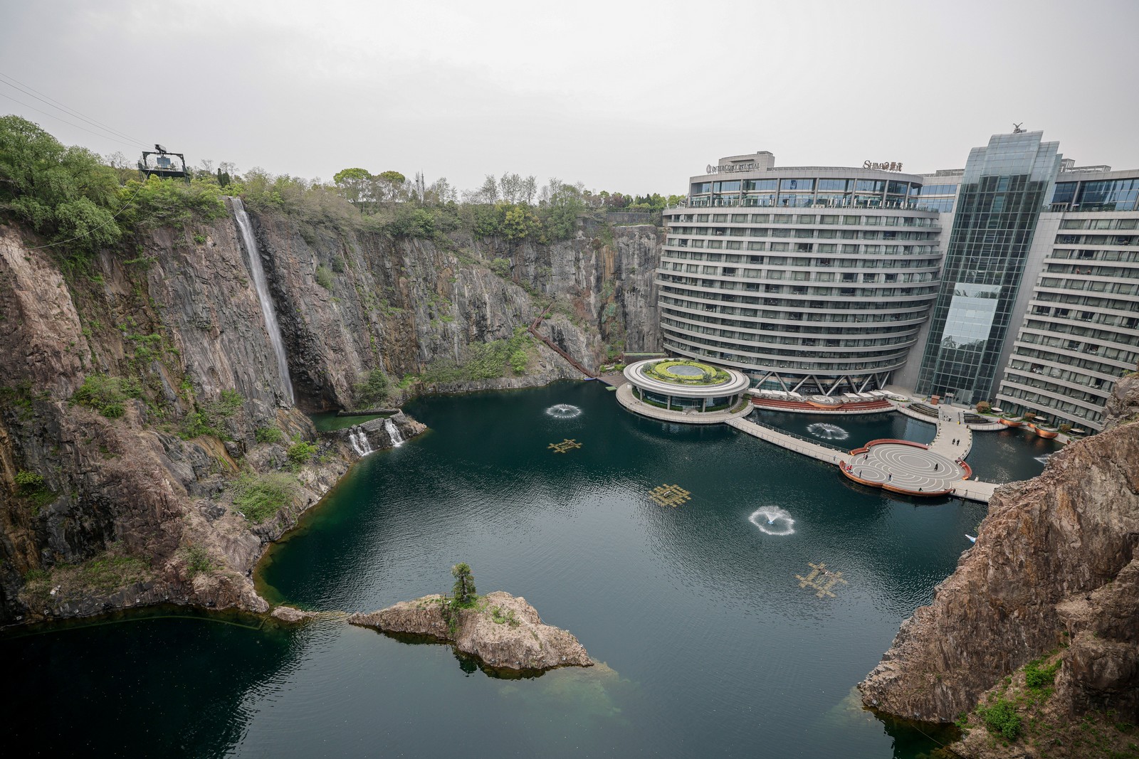 InterContinental Shanghai Wonderland, Κίνα