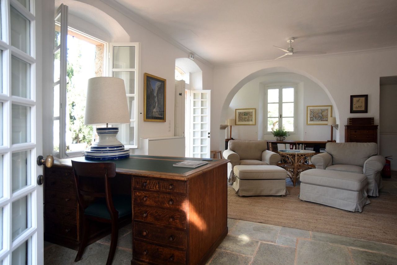 Η μαγευτική οικία του Πάτρικ Λη Φέρμορ στην Καρδαμύλη