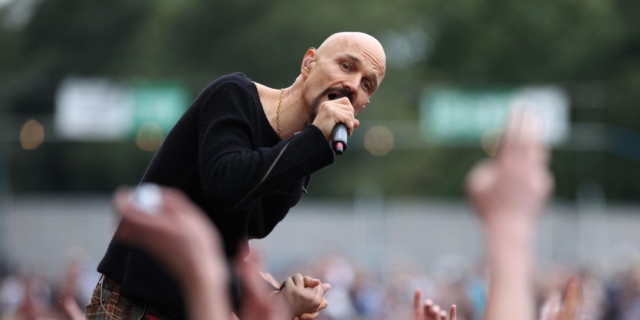 Ο Tim Booth των James