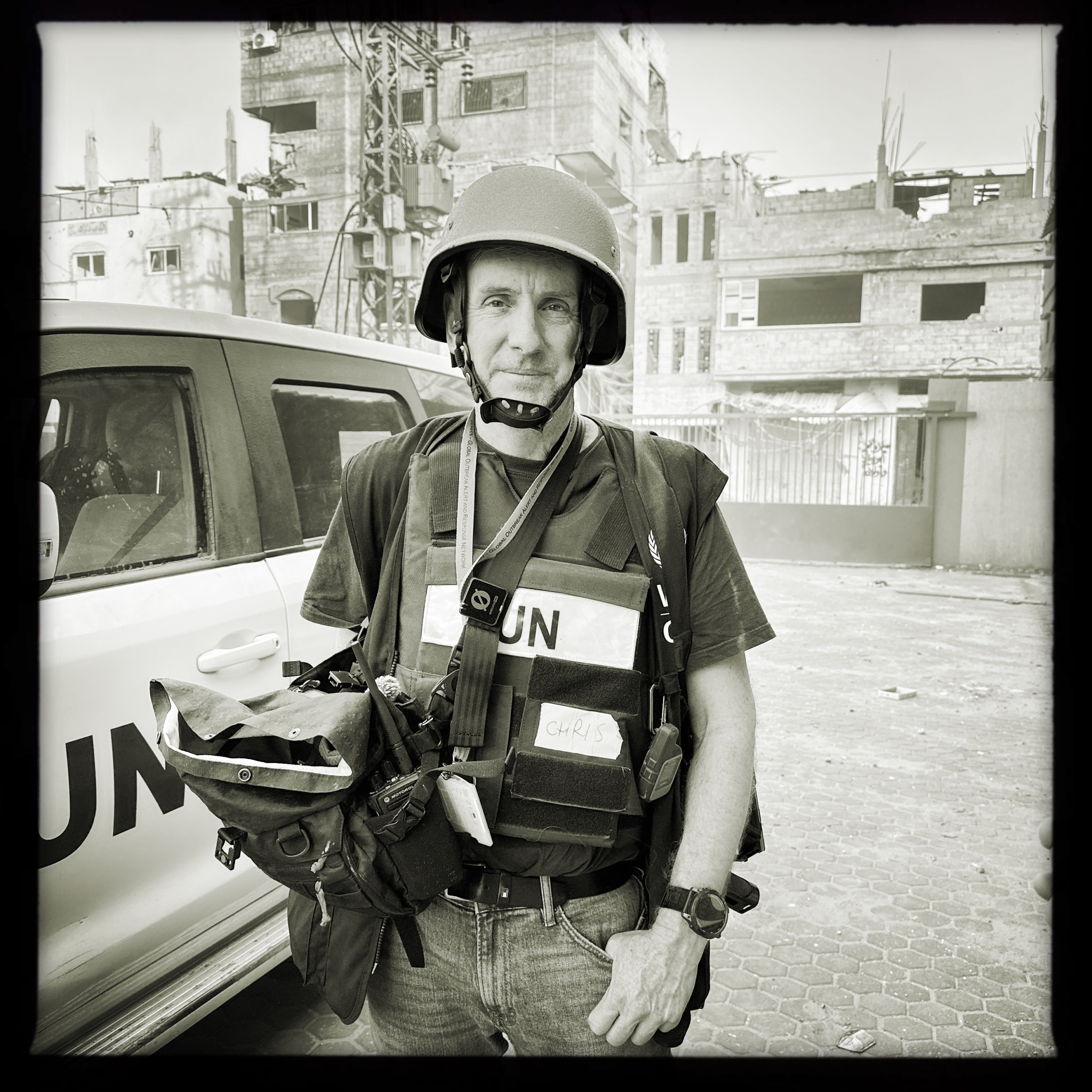 Ο φωτογράφος του ΠΟΥ, Chris Black, στο πεδίο