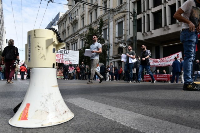 Πρωτομαγιά: Ποιοι απεργούν – Πώς θα κινηθούν τα ΜΜΜ