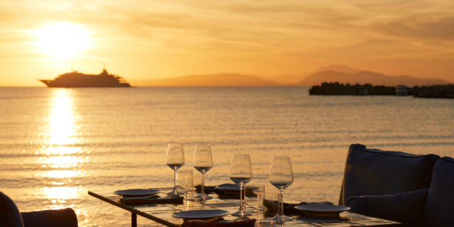 Τα Αστέρια Γλυφάδας αποτελούν το πολυαναμενόμενο opening του καλοκαιριού