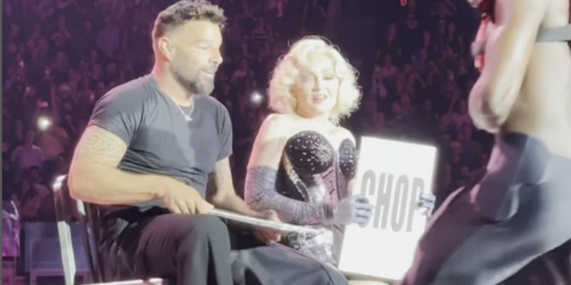 Ο άβολος ενθουσιασμός του Ρίκι Μάρτιν με χορευτή της Μαντόνα
