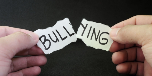 Μέτρα Υπ. Παιδείας: Ποιος ασκεί bullying σε ποιον;