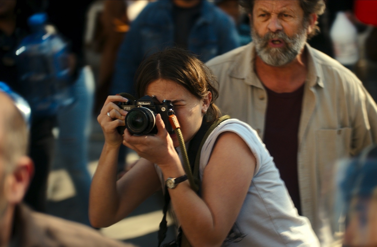 Νέες ταινίες: Φωτορεπόρτερ σε έναν “Εμφύλιο Πόλεμο” από τον δημιουργό του “Ex Machina”