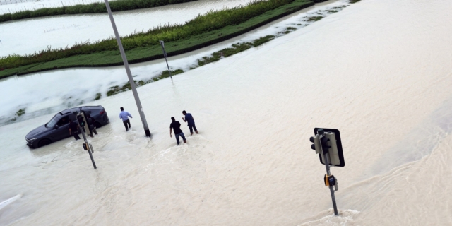 Πρωτοφανείς πλημμύρες στο Ντουμπάι