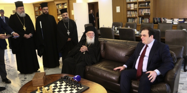 Συνάντηση του Υπουργού Παιδείας Κυριάκου Πιερρακάκη με τον Αρχιεπίσκοπο Ιερώνυμο
