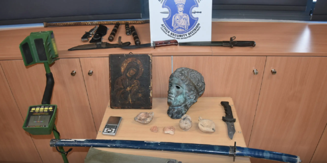 Σύλληψη αρχαιοκάπηλων Πάτρα