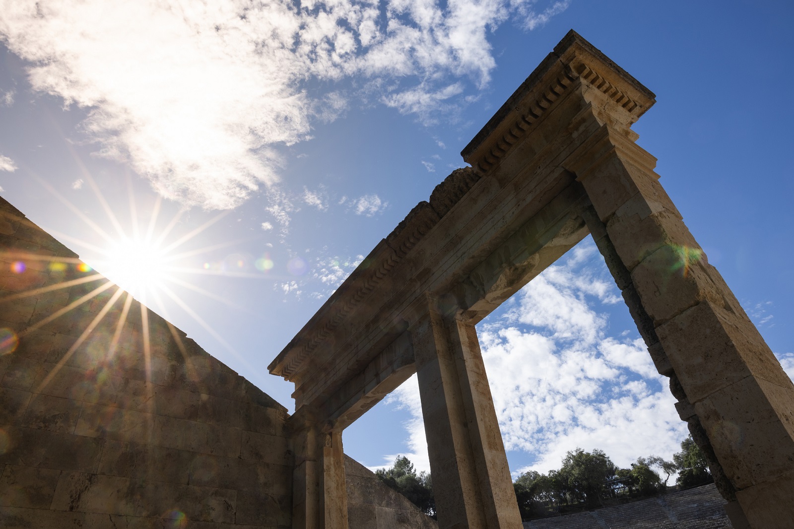 To αρχαίο θέατρο της Επιδαύρου