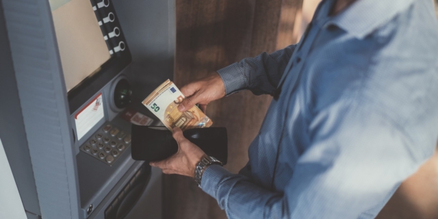 Επιστρέφονται σήμερα εισφορές σε χιλιάδες επαγγελματίες