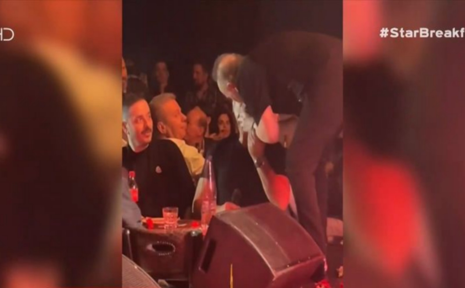 Ο Σταμάτης Γονίδης φίλησε τον Ζαφείρη Μελά στον στόμα – Βίντεο