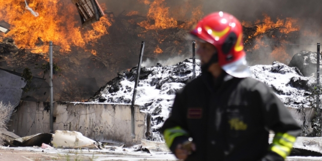 Πυροσβέστης στην Ιταλία (φωτογραφία αρχείου)