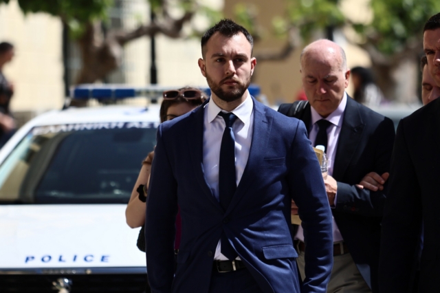 Ξύλο στη Βουλή: Ελεύθερος ο Φλώρος – Δεν θα πλησιάζει τον Γραμμένο στα 50 μέτρα