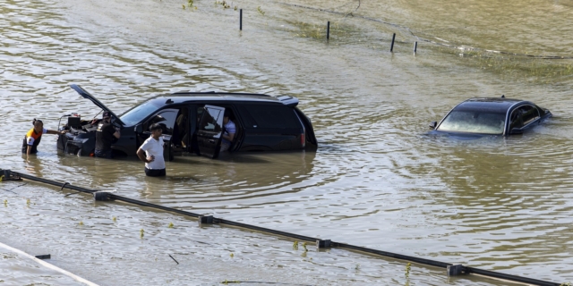 Πλημμύρες στις χώρες του Κόλπου