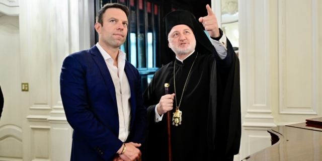 Ο πρόεδρος του ΣΥΡΙΖΑ Στέφανος Κασσελάκης συναντάται με τον Αρχιεπίσκοπο Αμερικής Ελπιδοφόρο, στην Αρχιεπισκοπή στη Νέα Υόρκη, την Δευτέρα 15 Απριλίου 2024