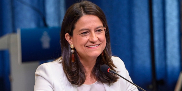 Ο υπουργός Εσωτερικών Νίκη Κεραμέως στο 9ο Οικονομικό Φόρουμ των Δελφών