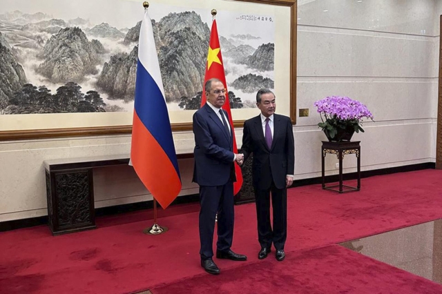 Ρωσία και Κίνα στοχεύουν σε ισχυρή “στρατηγική συνεργασία”