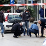Κρήτη: "Γάζωσαν" αυτοκίνητο με καλάσνικοφ - Ένας τραυματίας
