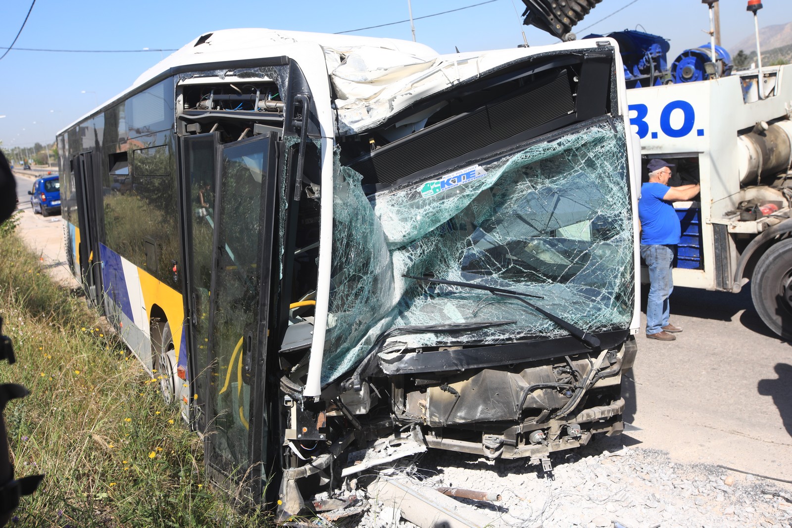 Λιόσια: Λεωφορείο του ΟΑΣΑ έπεσε σε κολώνα – Έξι τραυματίες