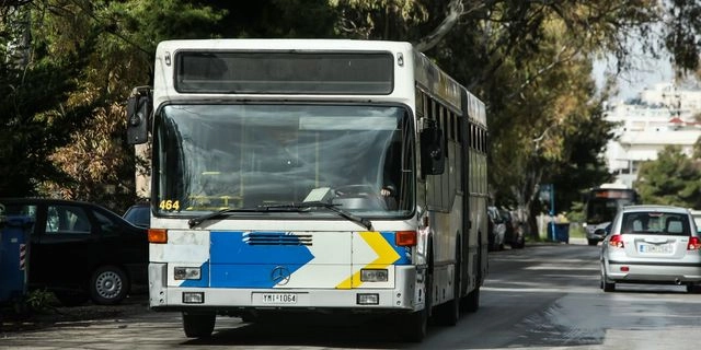 Κολωνός: Οδηγός πάτησε με το λεωφορείο συνάδελφό του μετά από καυγά