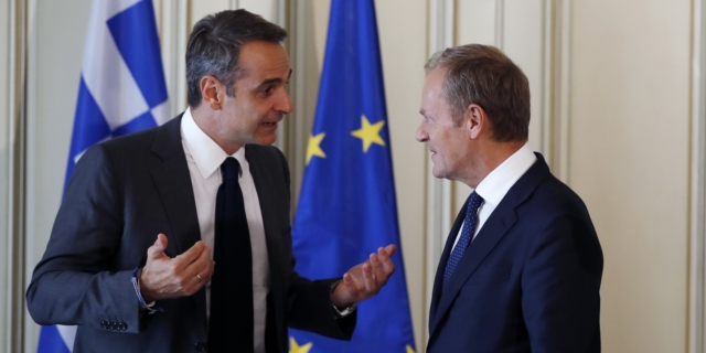 Ο Κυριάκος Μητσοτάκης και ο Ντόναλντ Τουσκ