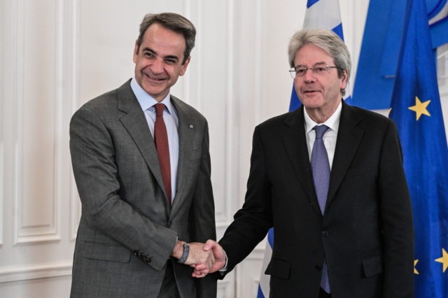 Από τη συνάντηση του Κυριάκου Μητσοτάκη με τον Πάολο Τζεντιλόνι