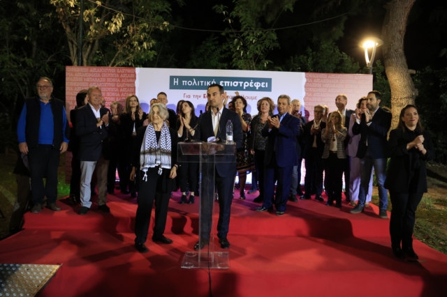 Παρουσίαση του ευρωψηφοδελτίου της Νέας Αριστεράς από τον πρόεδρο της κοινοβουλευτικής ομάδας Αλέξη Χαρίτση, στην πλατεία Ελευθερίας