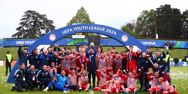 Ολυμπιακός: Η ιστορική απονομή του Youth League στους Πειραιώτες