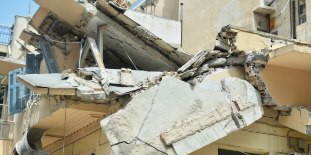Κατάρρευση κτιρίου στο Πασαλιμάνι στον Πειραιά
