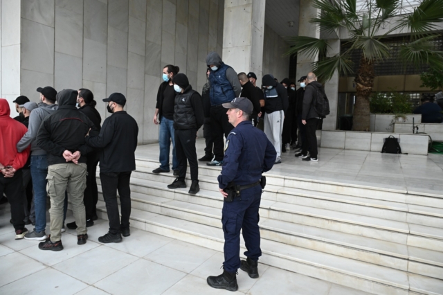 Οι συλληφθέντες για τα επεισόδια στο Ρέντη, που είχαν ως αποτέλεσμα να χάσει τη ζωή του ο αστυνομικός Γιώργος Λυγγερίδης
