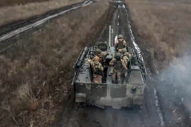 Ρωσία: Ο ρωσικός στρατός προελαύνει στην ανατολική Ουκρανία