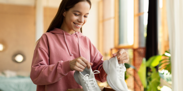 Γιατί οι νονοί αγοράζουμε παπούτσια στα βαφτιστήρια το Πάσχα