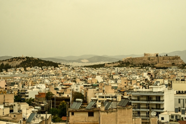 Αφρικανική σκόνη σκέπασε το λεκανοπέδιο της Αττικής