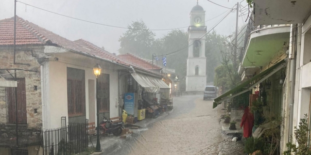 Το Νότιο Πήλιο δέχεται το πρώτο κύμα της κακοκαιρίας με βροχή και χαλαζόπτωση